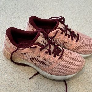 ASICS road hawk FF2 running sneaker size 6